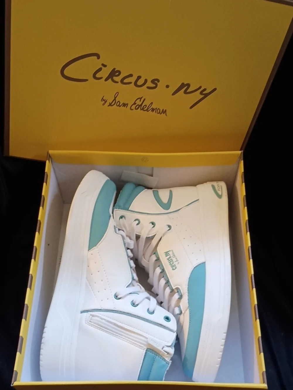 NWB Sam Edelman IRVING in White/BabyBlue High Top LaceUp Sneakers Women Sz 9.5M